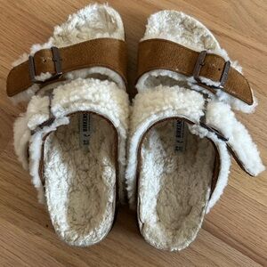 Birkenstock women Shearling Sandals - Brown and Cream